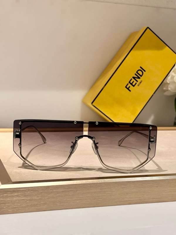 Picture of Fendi Sunglasses _SKUfw55791440fw